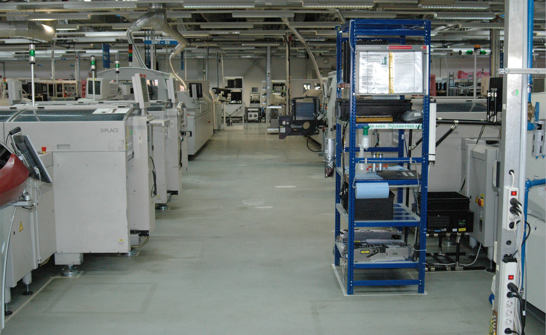 Usine de micro-électronique avec un sol ESD à rénover