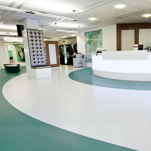 Un hall d'hotel rénové