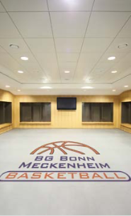 logo incrusté dans un sol rénové